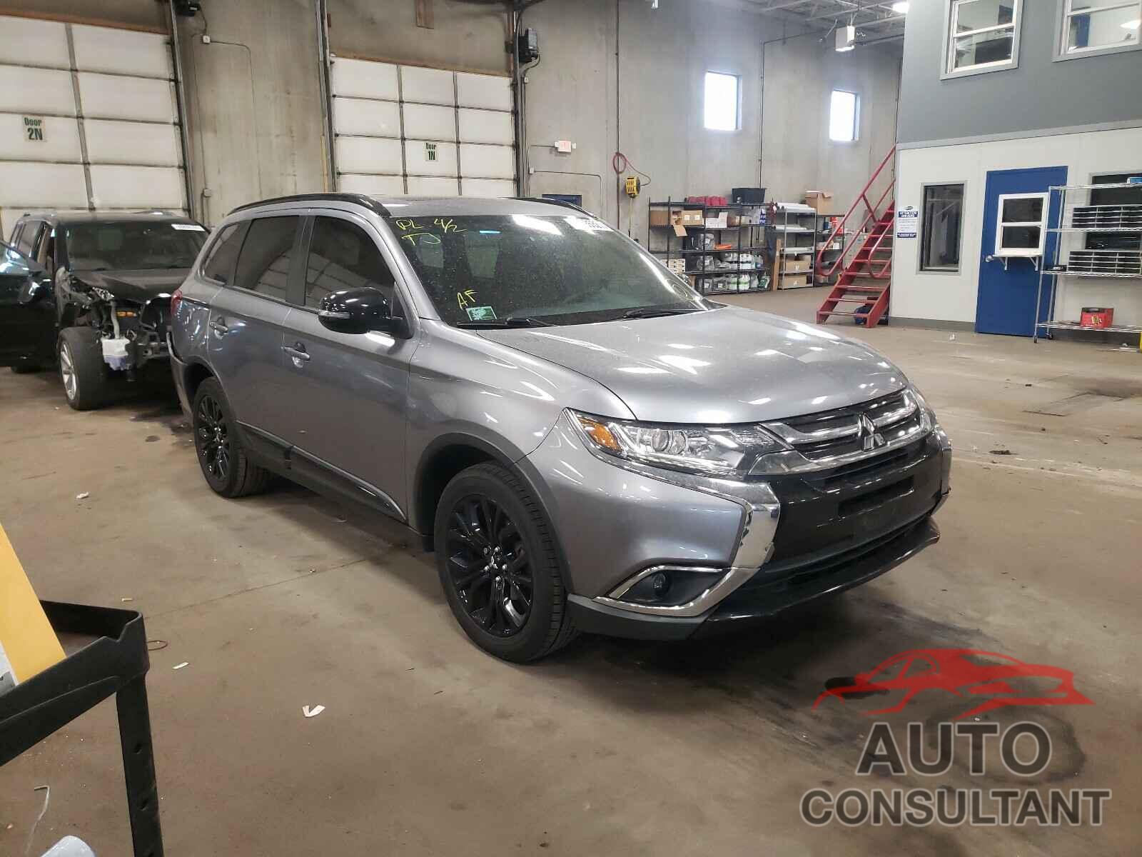 MITSUBISHI OUTLANDER 2018 - JA4AZ3A39JZ031887