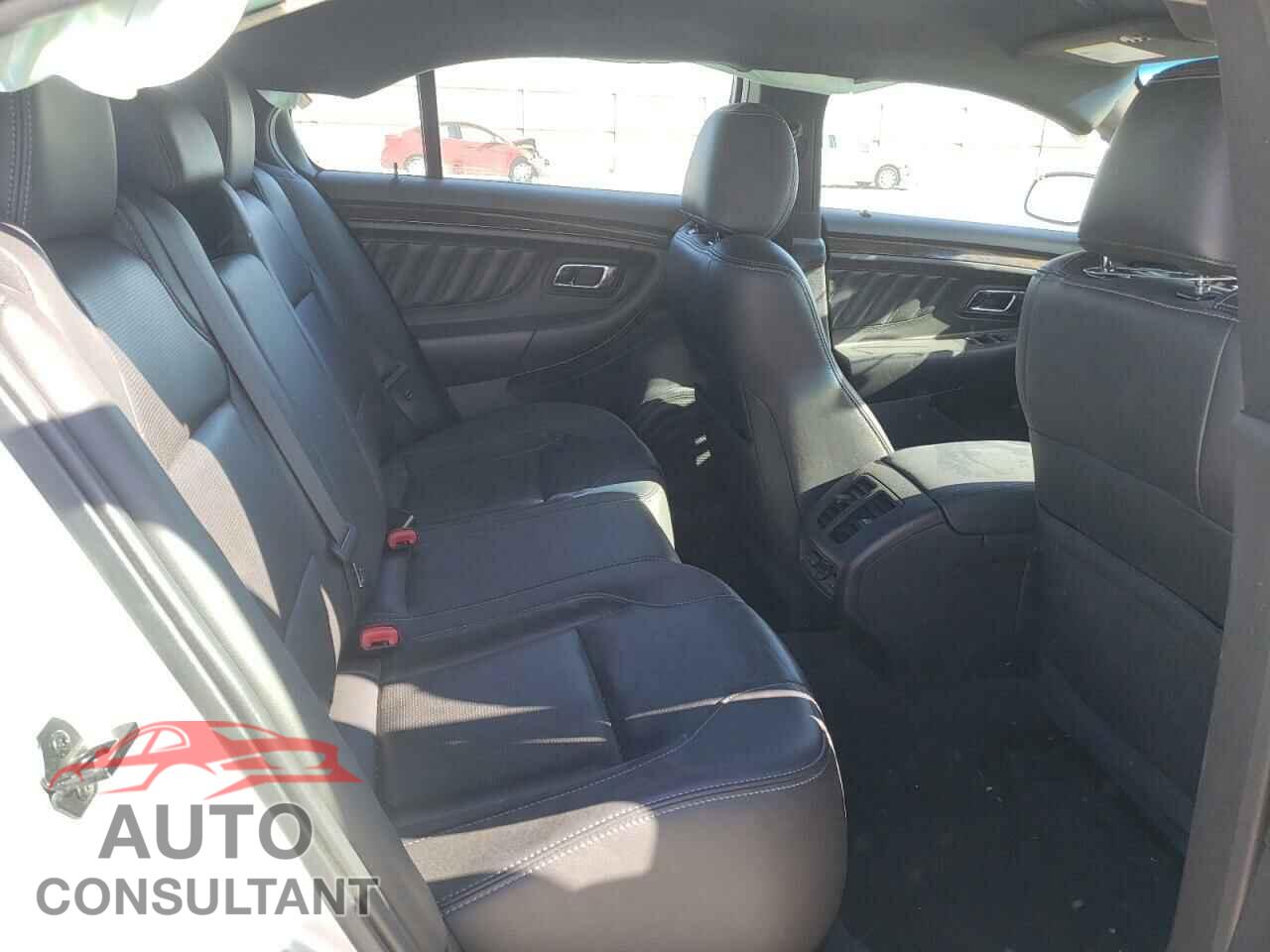 FORD TAURUS 2019 - 1FAHP2F87KG109871