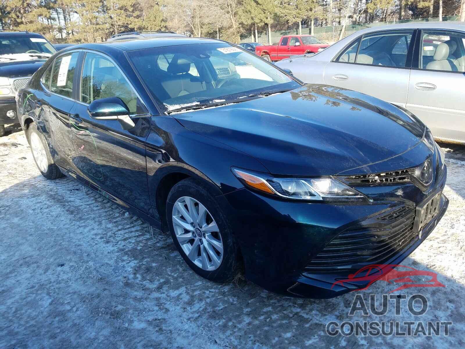 TOYOTA CAMRY 2018 - 4T1B11HK3JU520474