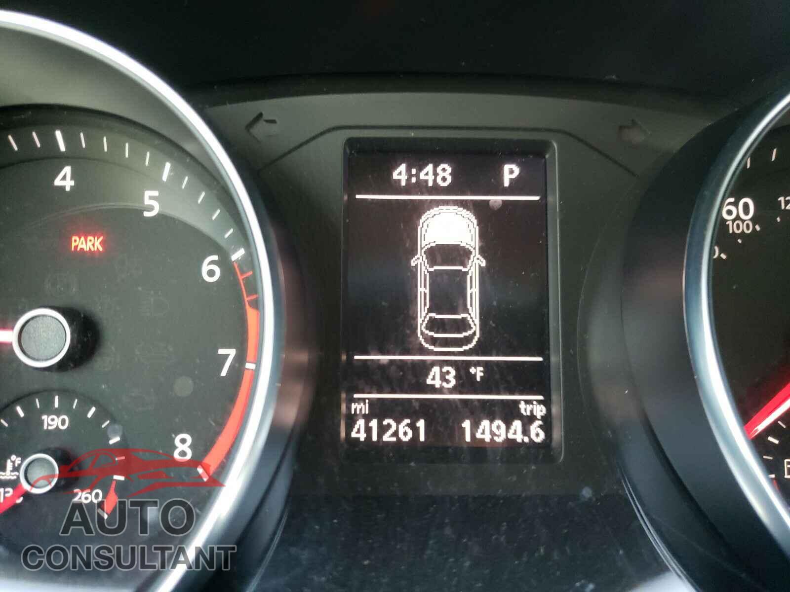 VOLKSWAGEN PASSAT 2017 - 1VWAT7A32HC074721