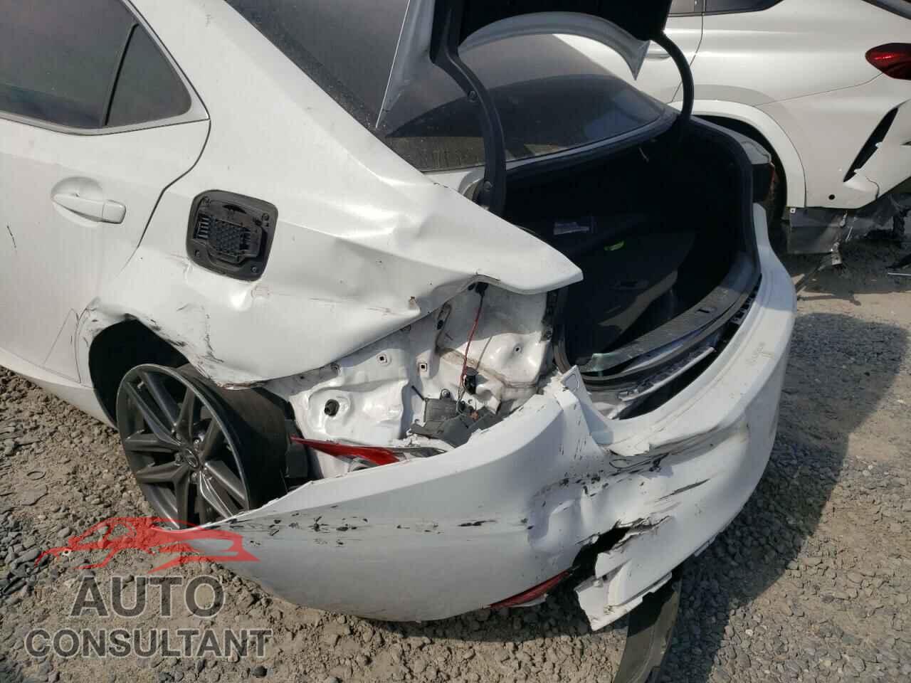 LEXUS IS 2017 - JTHBA1D28H5056465