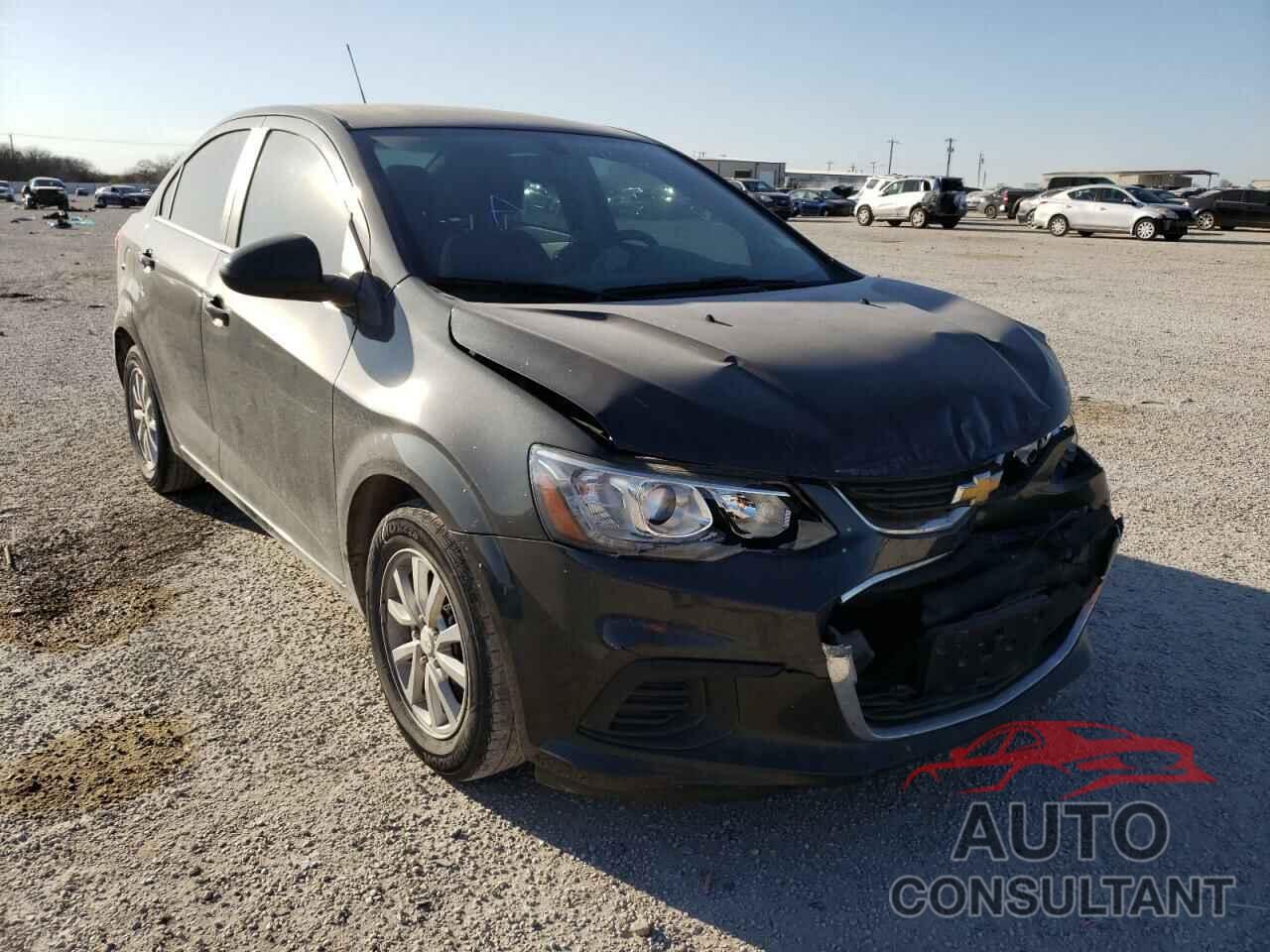 CHEVROLET SONIC 2018 - 1G1JD5SH8J4104134
