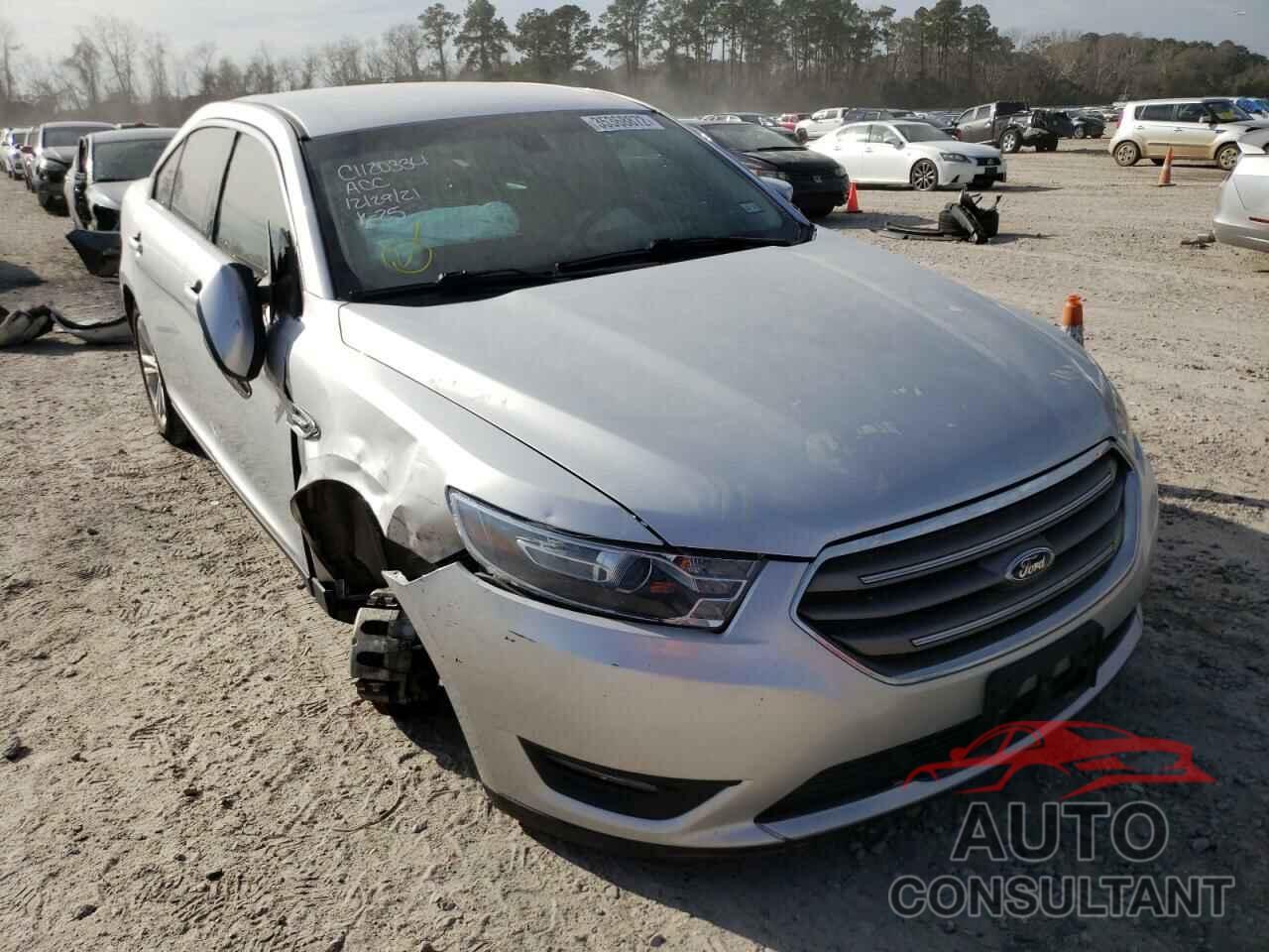 FORD TAURUS 2018 - 1FAHP2E81JG135916