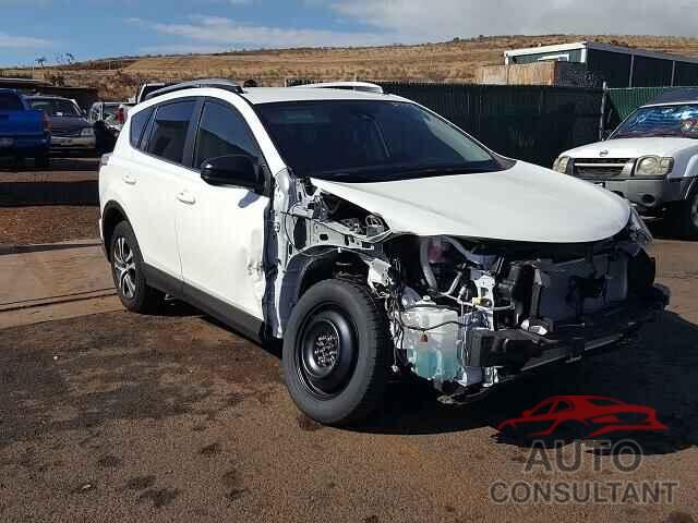 TOYOTA RAV4 2017 - JTMBFREV4HJ108515