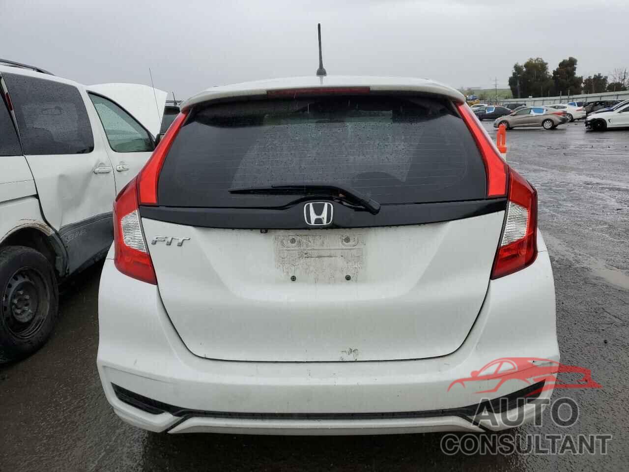 HONDA FIT 2019 - 3HGGK5H42KM738218