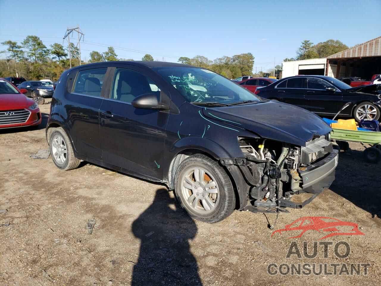 CHEVROLET SONIC 2016 - 1G1JC6SH2G4154321