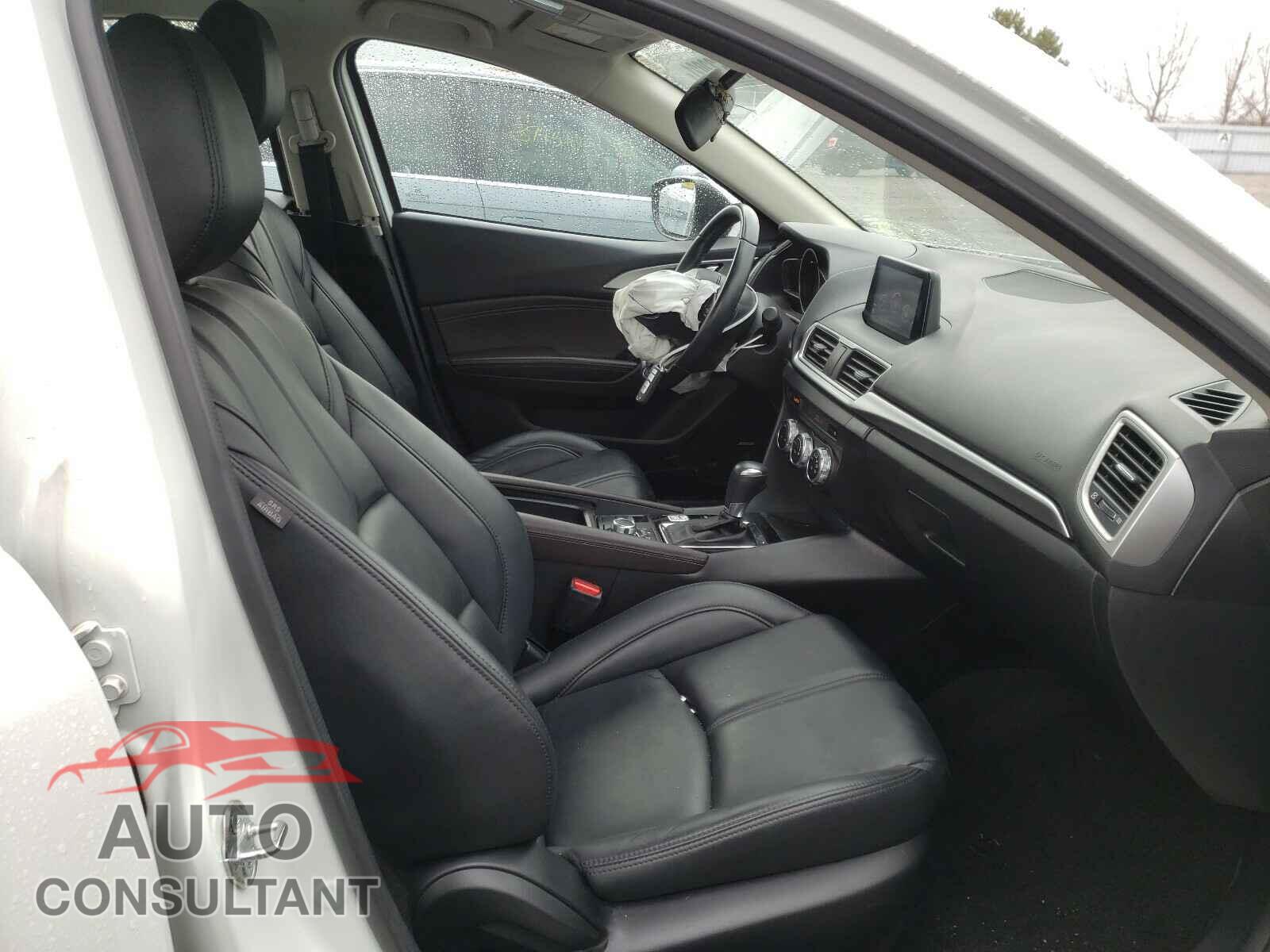 MAZDA 3 2018 - JM1BN1V76J1190033