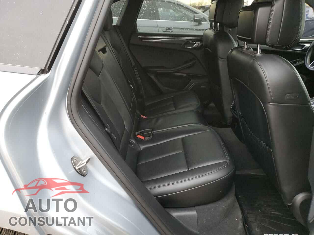 PORSCHE MACAN 2017 - WP1AA2A57HLB04355
