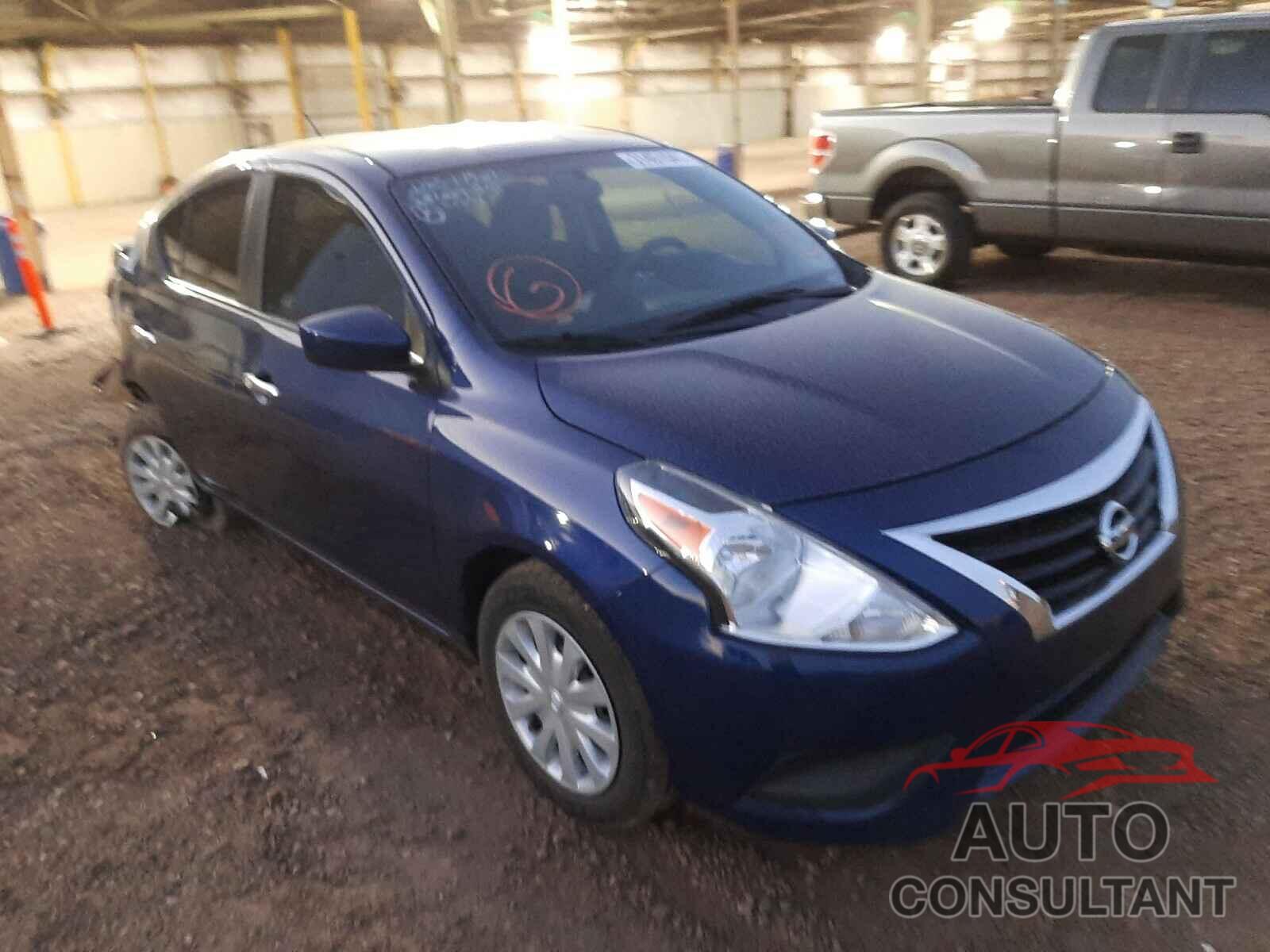 NISSAN VERSA 2018 - 3N1CN7AP8JL841266