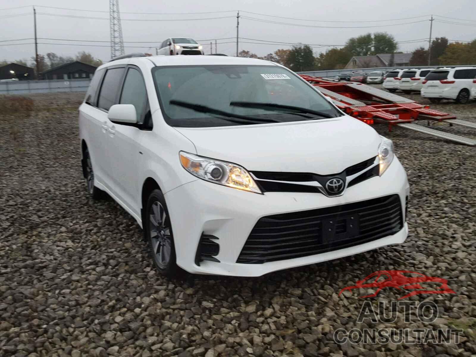 TOYOTA SIENNA 2018 - 5TDJZ3DC4JS192070