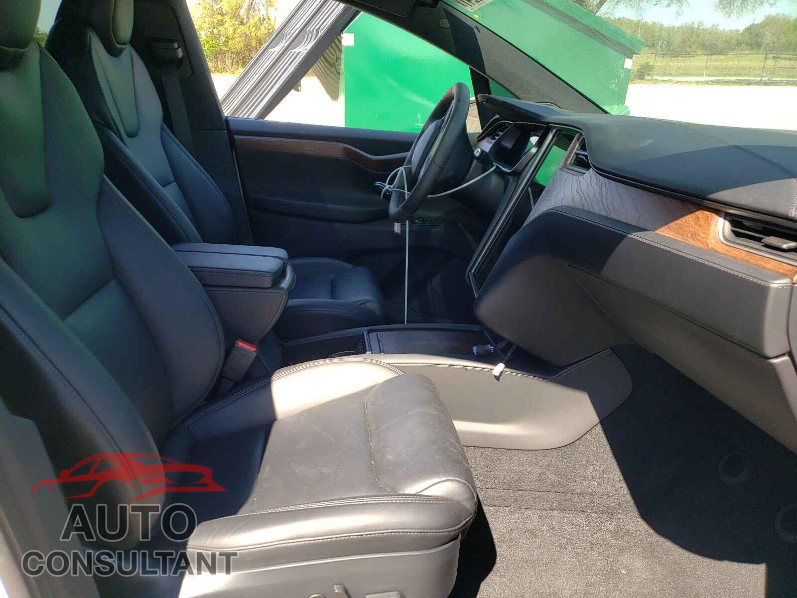 TESLA MODEL X 2020 - 5YJXCDE23LF242567