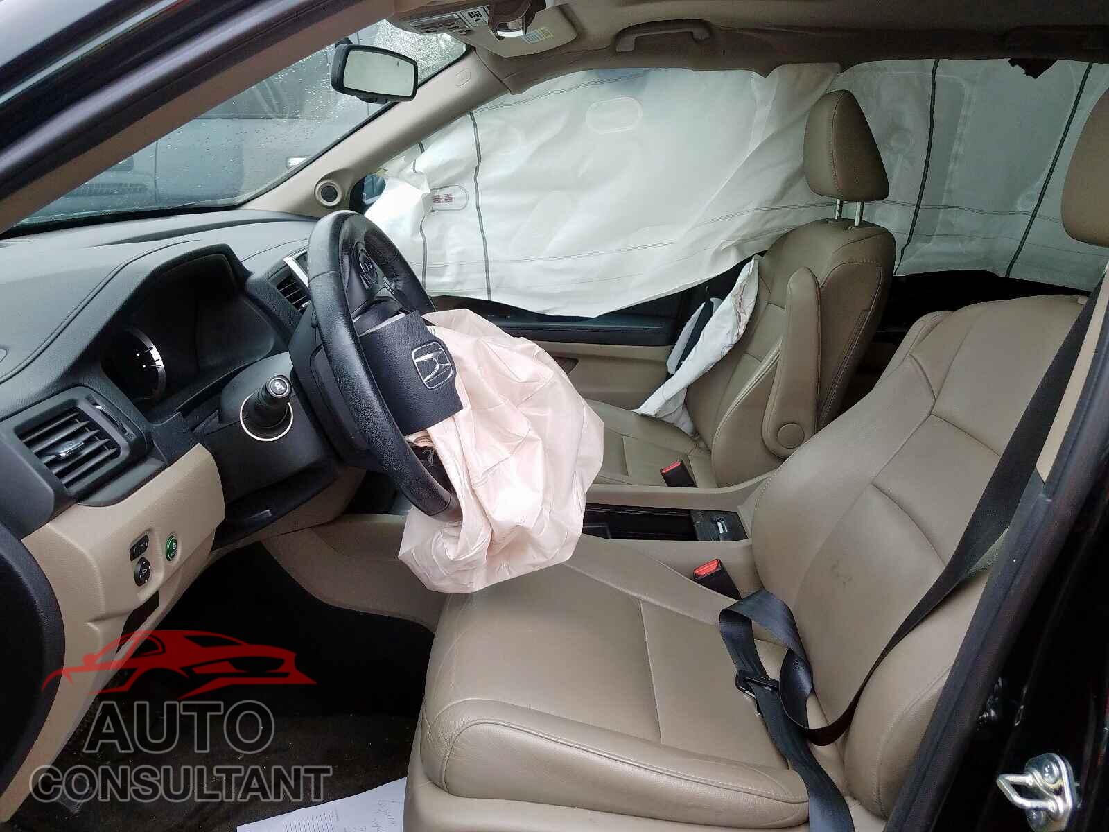 HONDA PILOT 2016 - 5NPDH4AE3GH726895