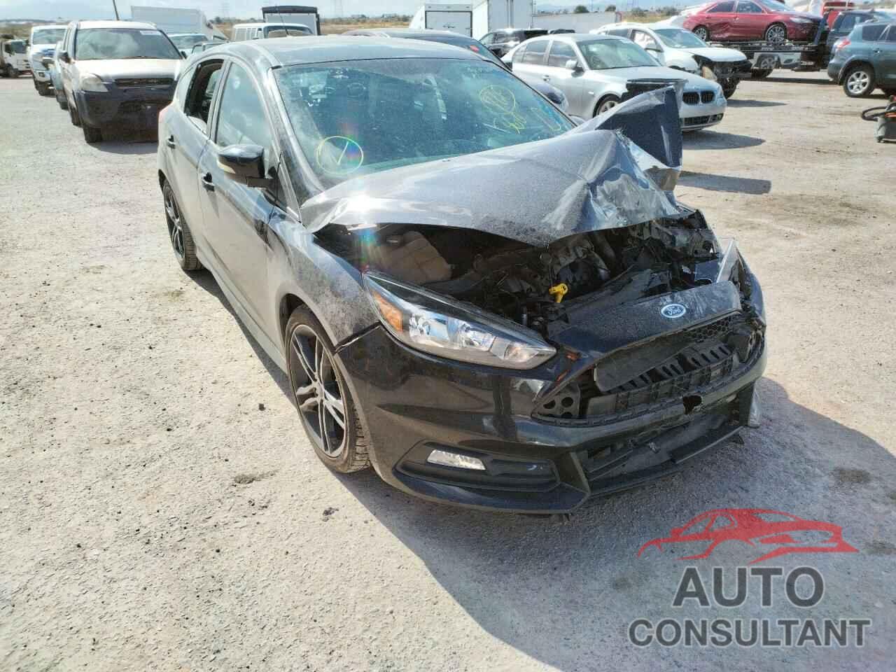 FORD FOCUS 2017 - 1FADP3L93HL229460