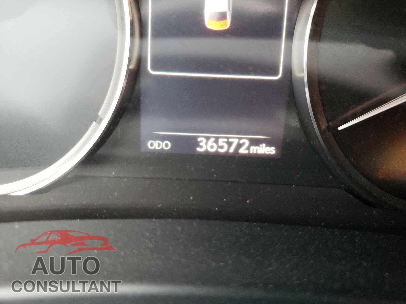 LEXUS IS 2017 - JTHBA1D28H5039343