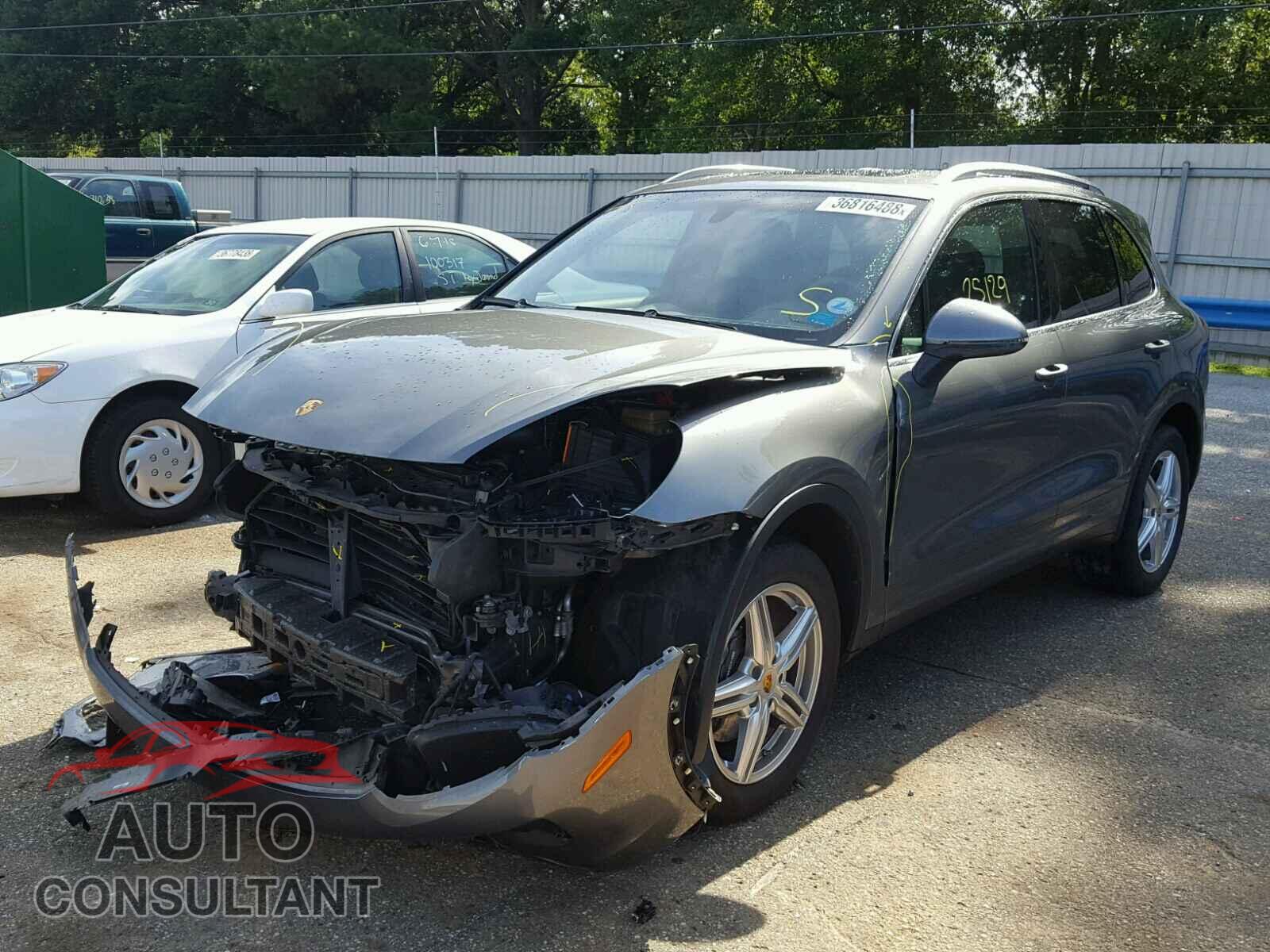 PORSCHE CAYENNE 2016 - WP1AA2A24GKA11352