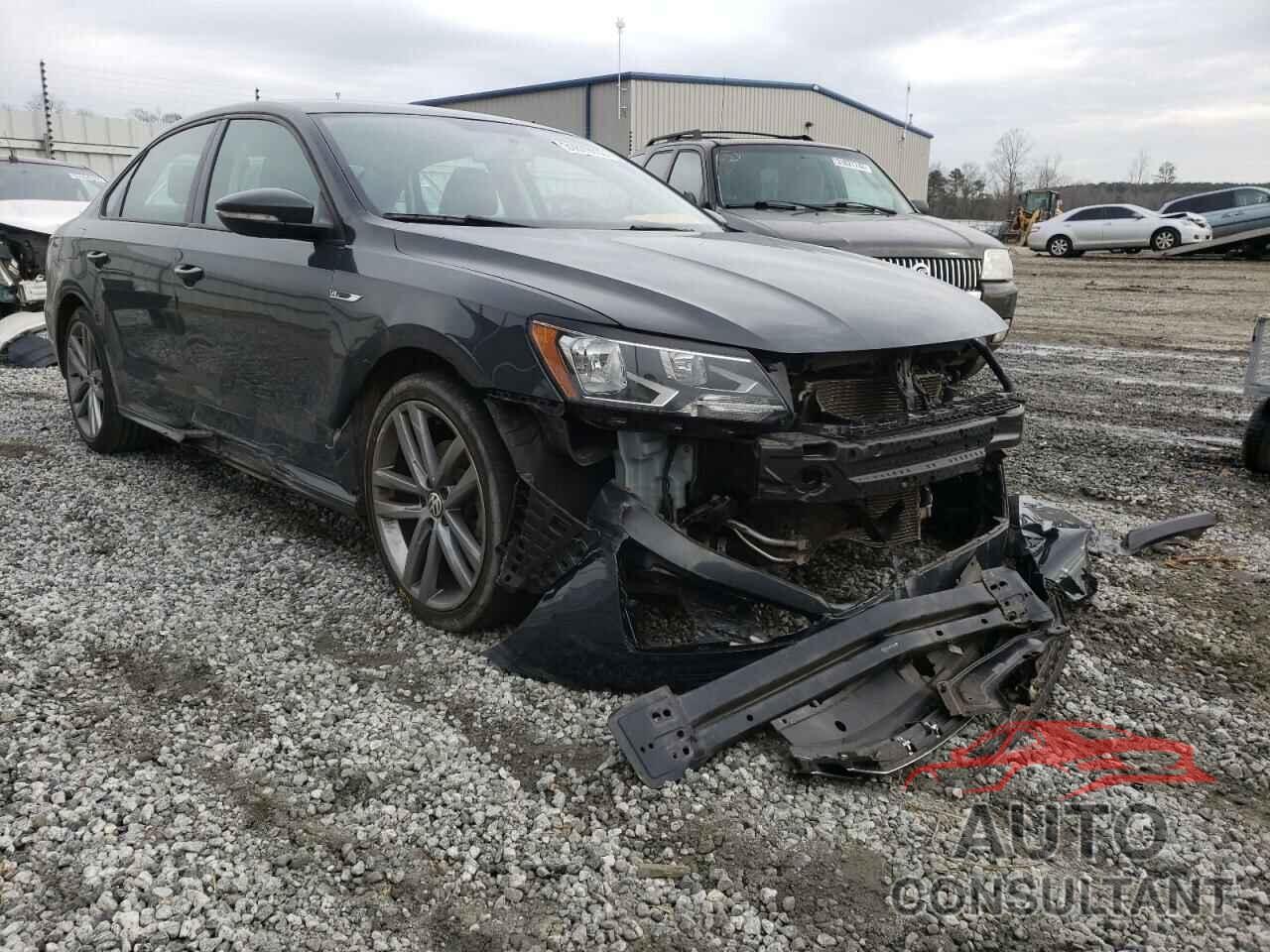 VOLKSWAGEN PASSAT 2018 - 1VWAA7A33JC024731