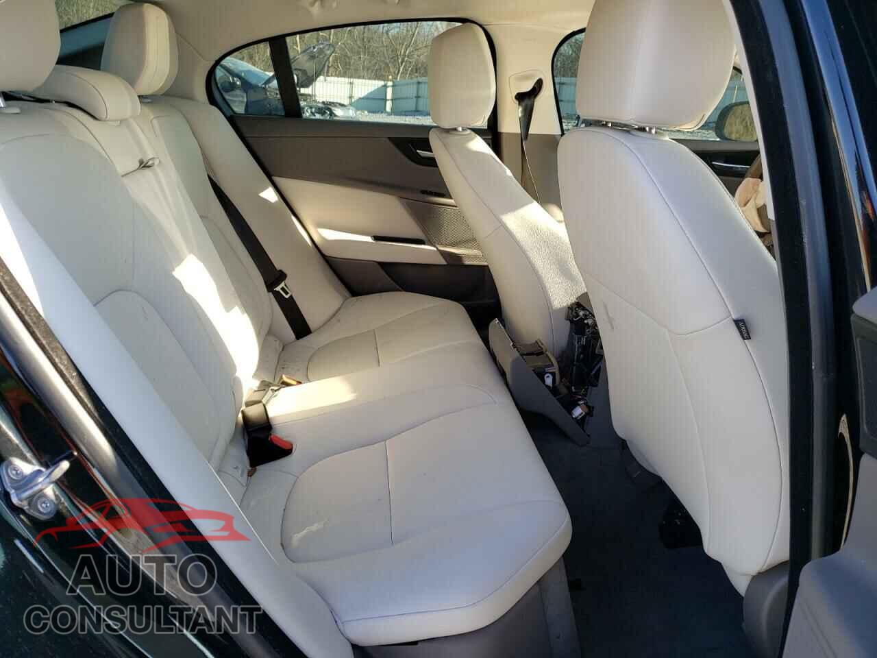 JAGUAR XE 2017 - SAJAD4BV6HA951870