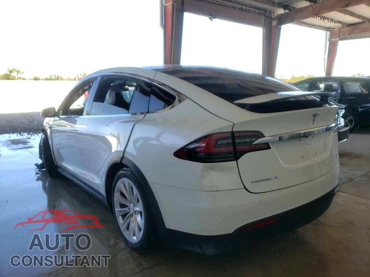 TESLA MODEL X 2017 - 5YJXCBE25HF061000