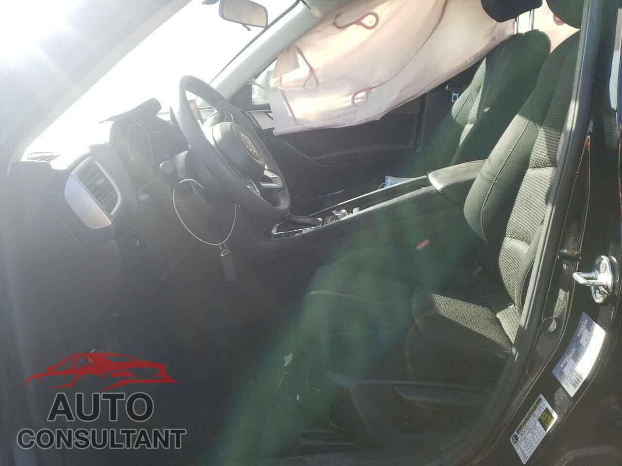 MAZDA 3 2017 - 3MZBN1U74HM102091
