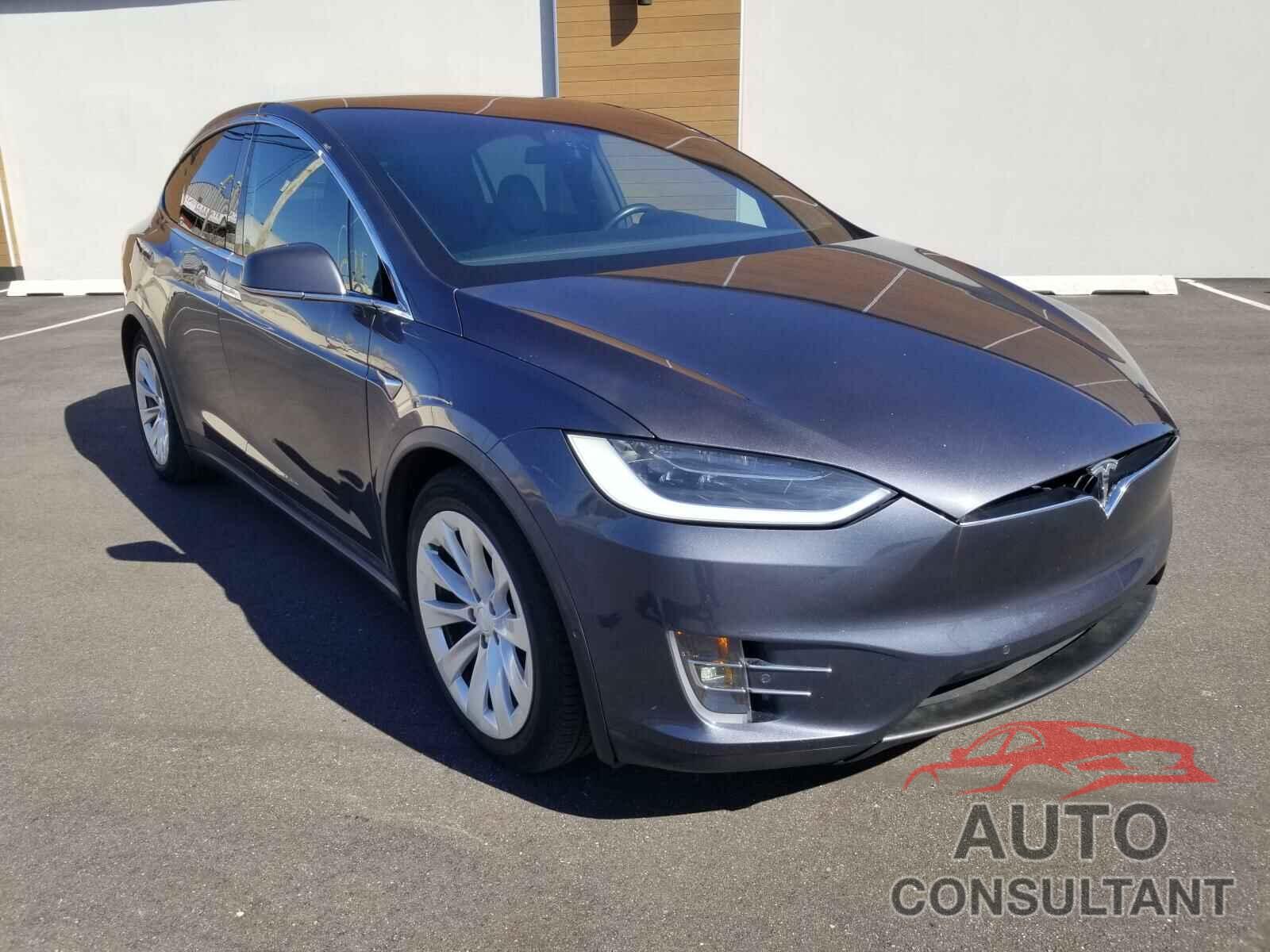 TESLA MODEL X 2018 - 5YJXCDE24JF090537