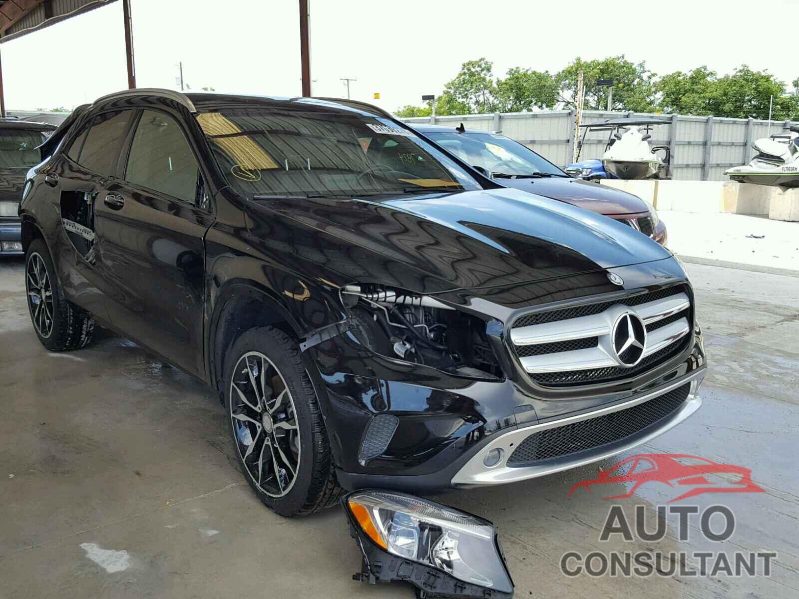 MERCEDES-BENZ GLA250 2016 - WDCTG4EB3GJ261003
