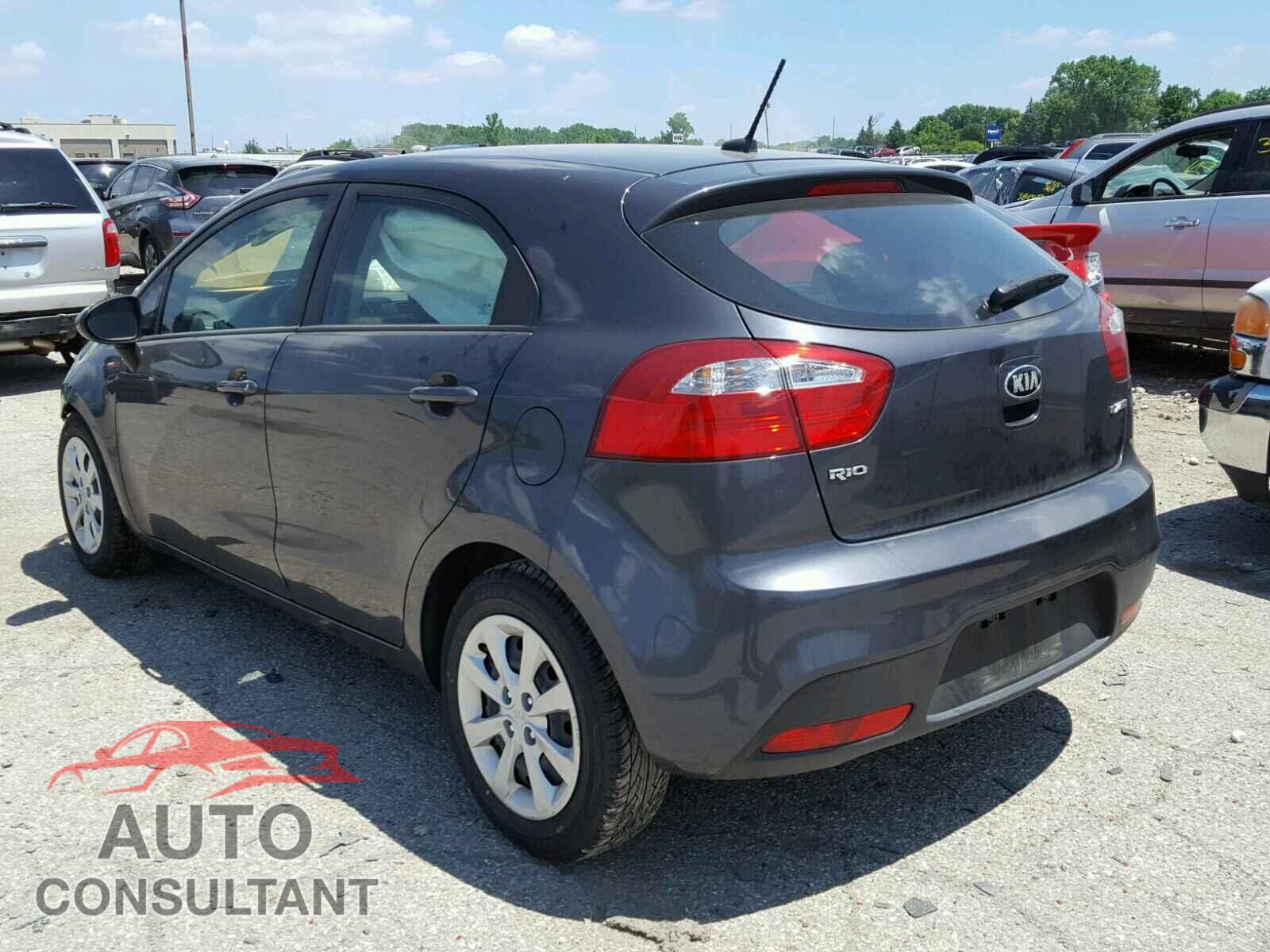 KIA RIO 2015 - KNADN5A32F6445612