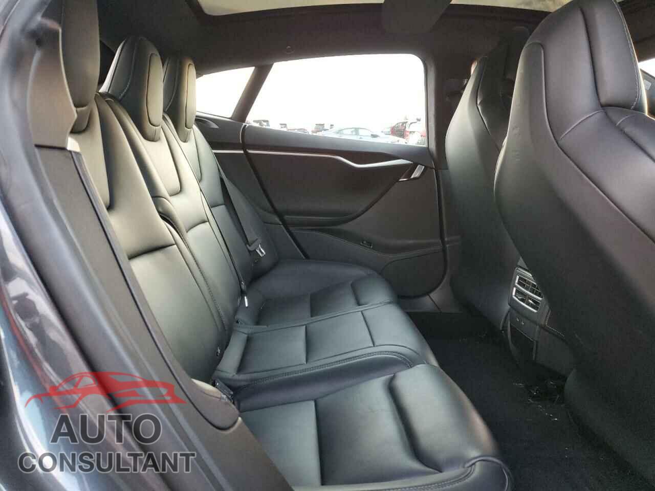 TESLA MODEL S 2017 - 5YJSA1E2XHF223777