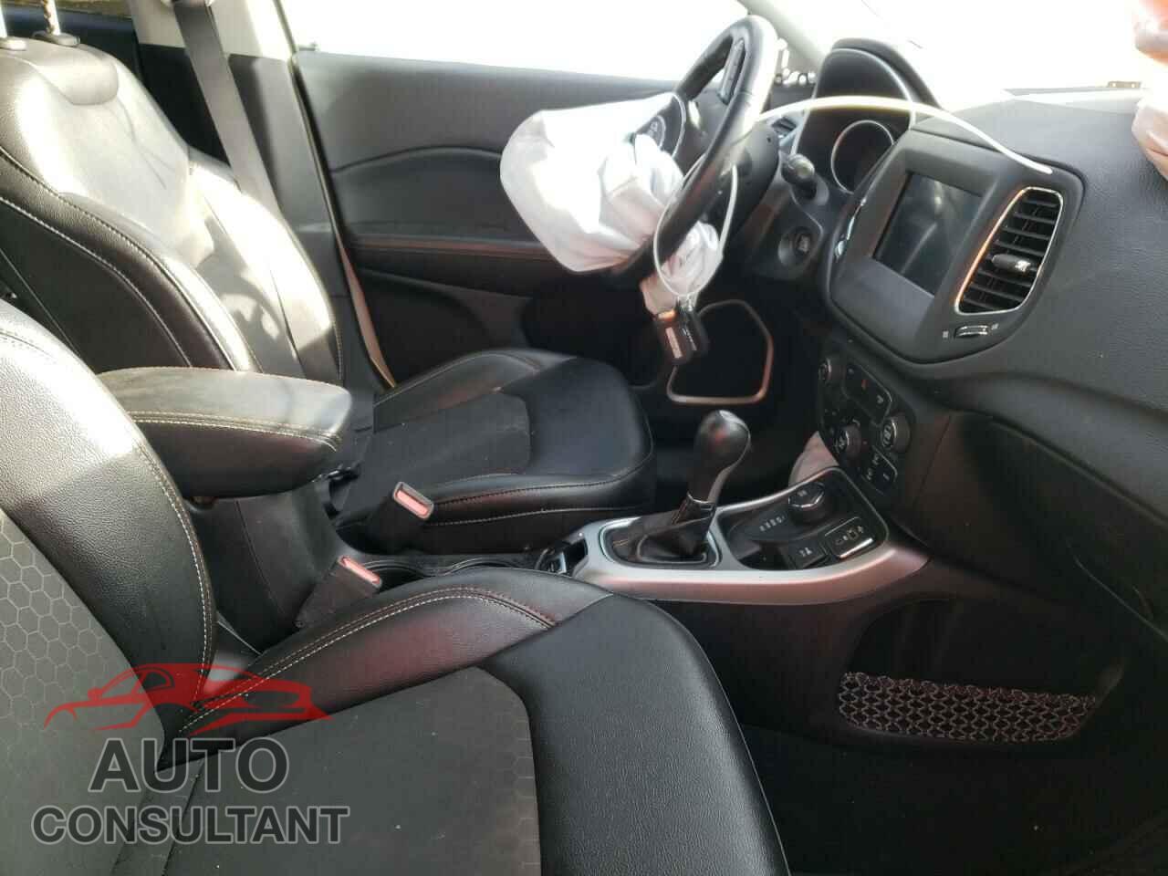 JEEP COMPASS 2019 - 3C4NJDBB2KT678540