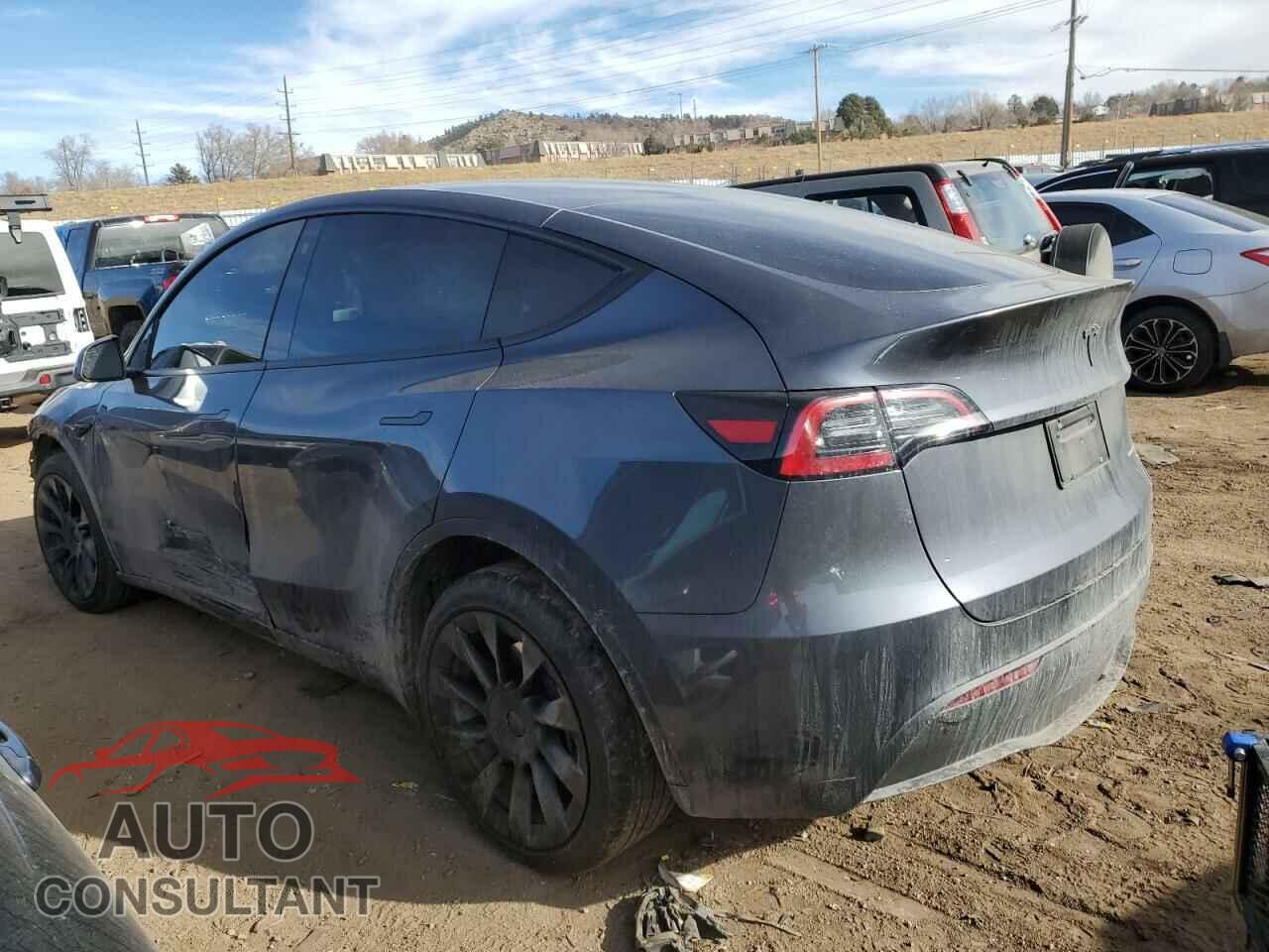 TESLA MODEL Y 2023 - 7SAYGDEE7PF601902