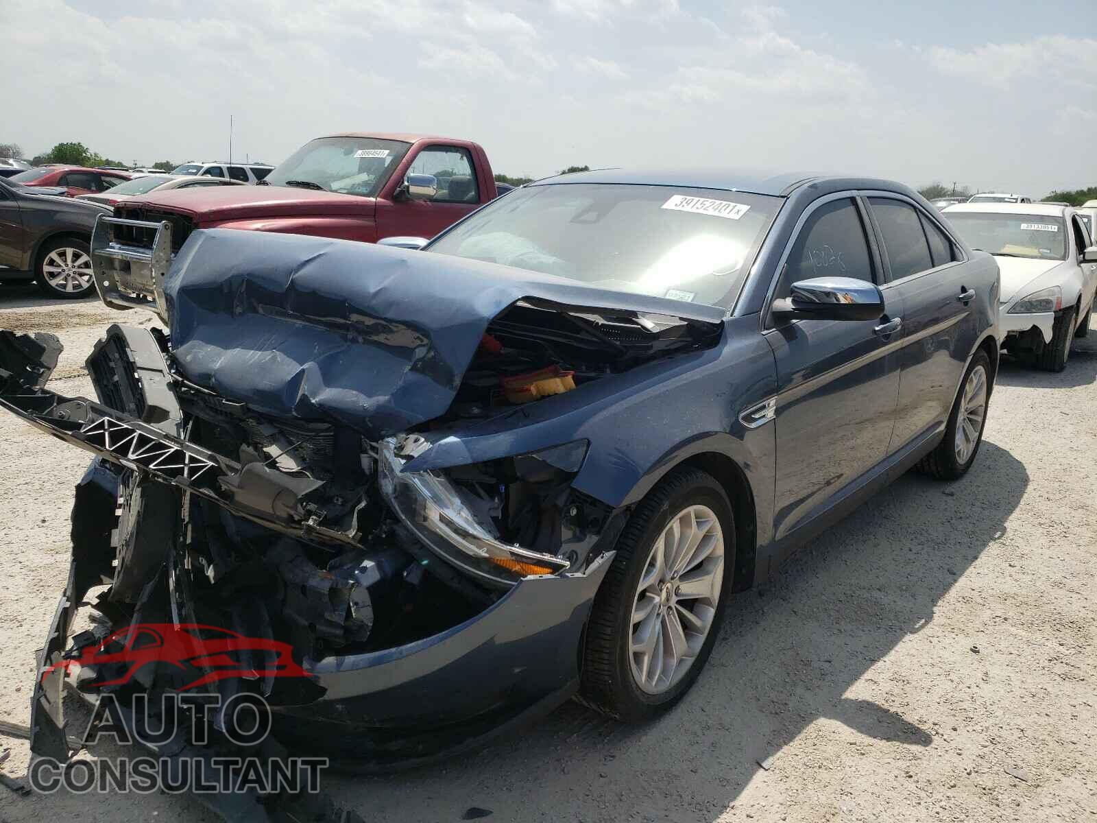 FORD TAURUS 2018 - 1FAHP2F84JG105565