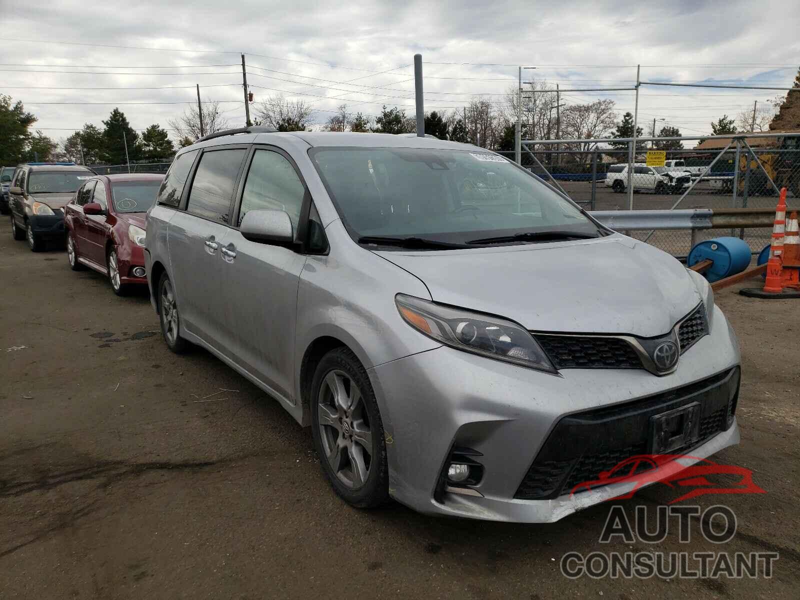 TOYOTA SIENNA 2018 - 5TDXZ3DC5JS950640