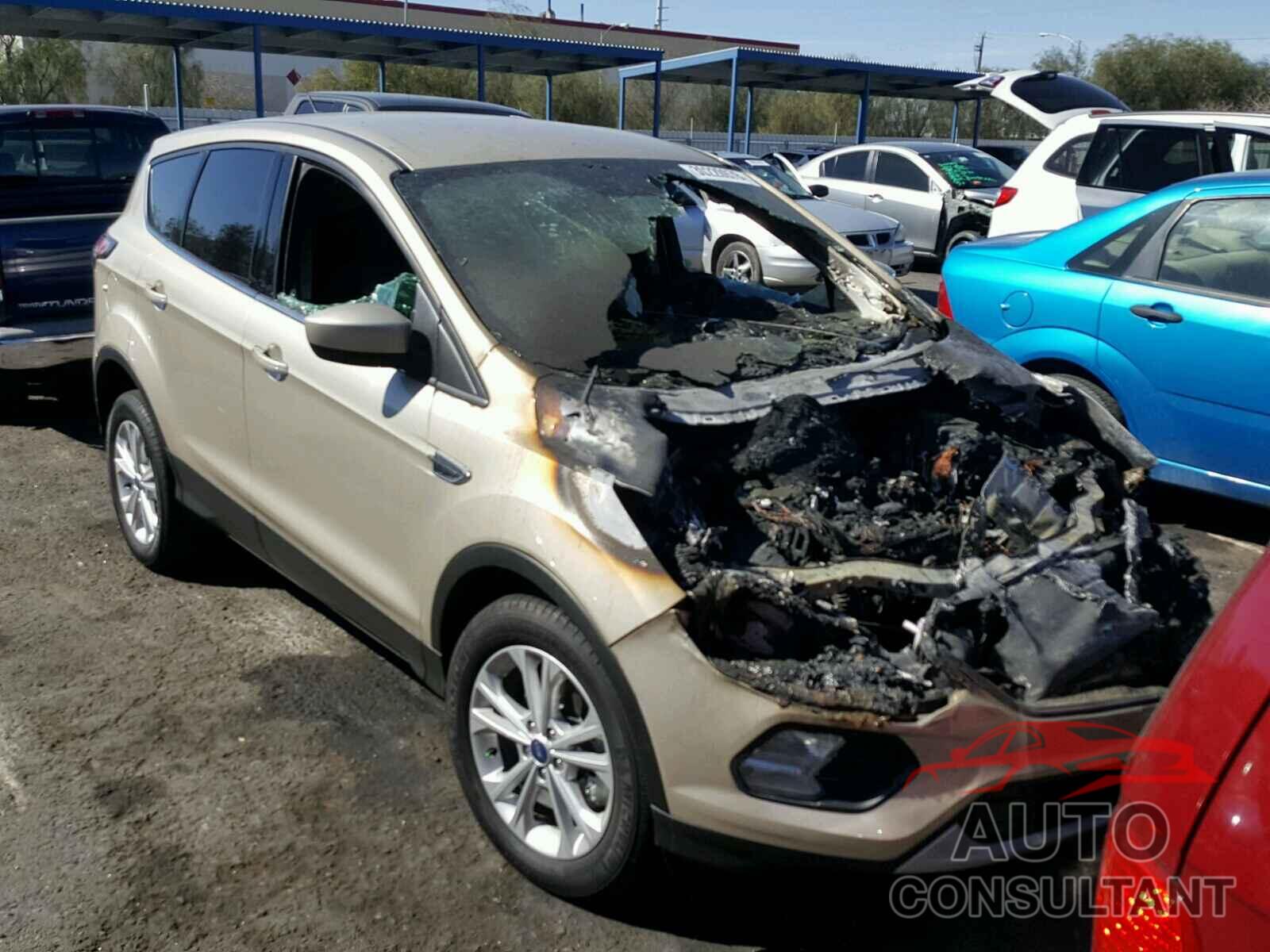 FORD ESCAPE 2017 - 1FMCU0GD4HUF08613