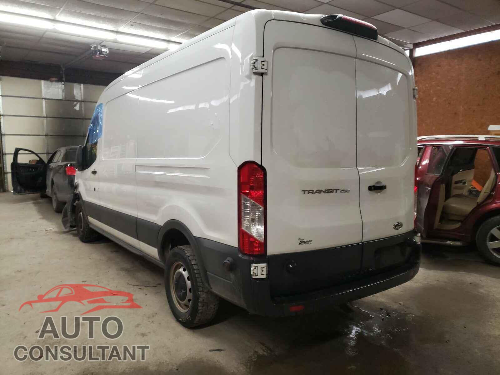 FORD TRANSIT CO 2018 - 1FTYR2CM3JKA94142
