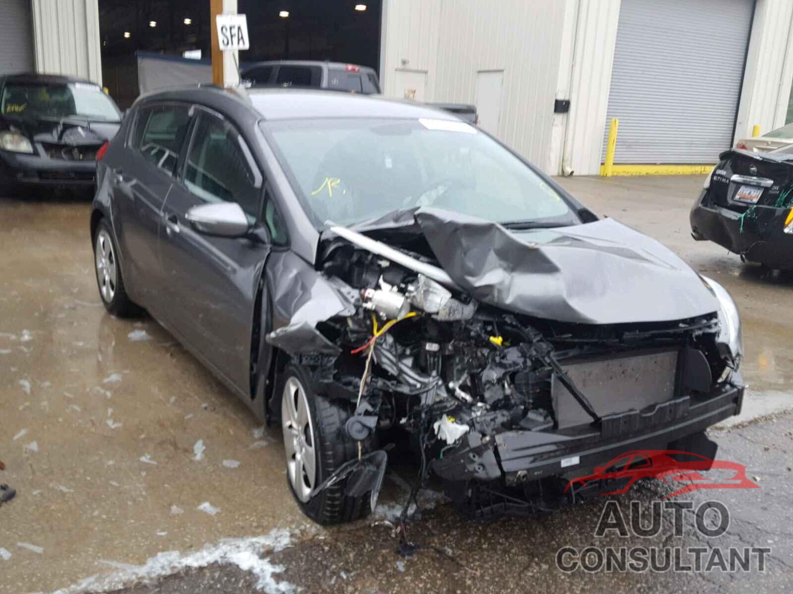 KIA FORTE 2016 - KNAFK5A8XG5617809