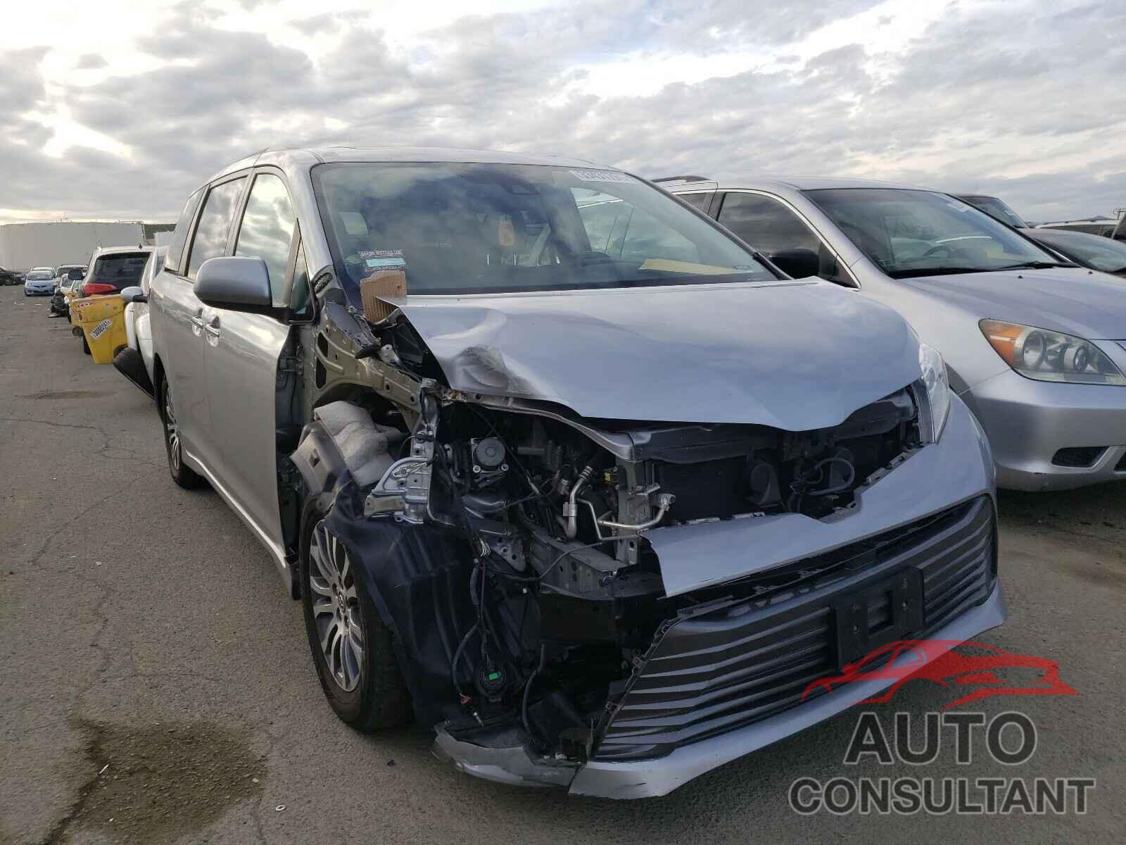 TOYOTA SIENNA 2018 - 5TDYZ3DC5JS916346