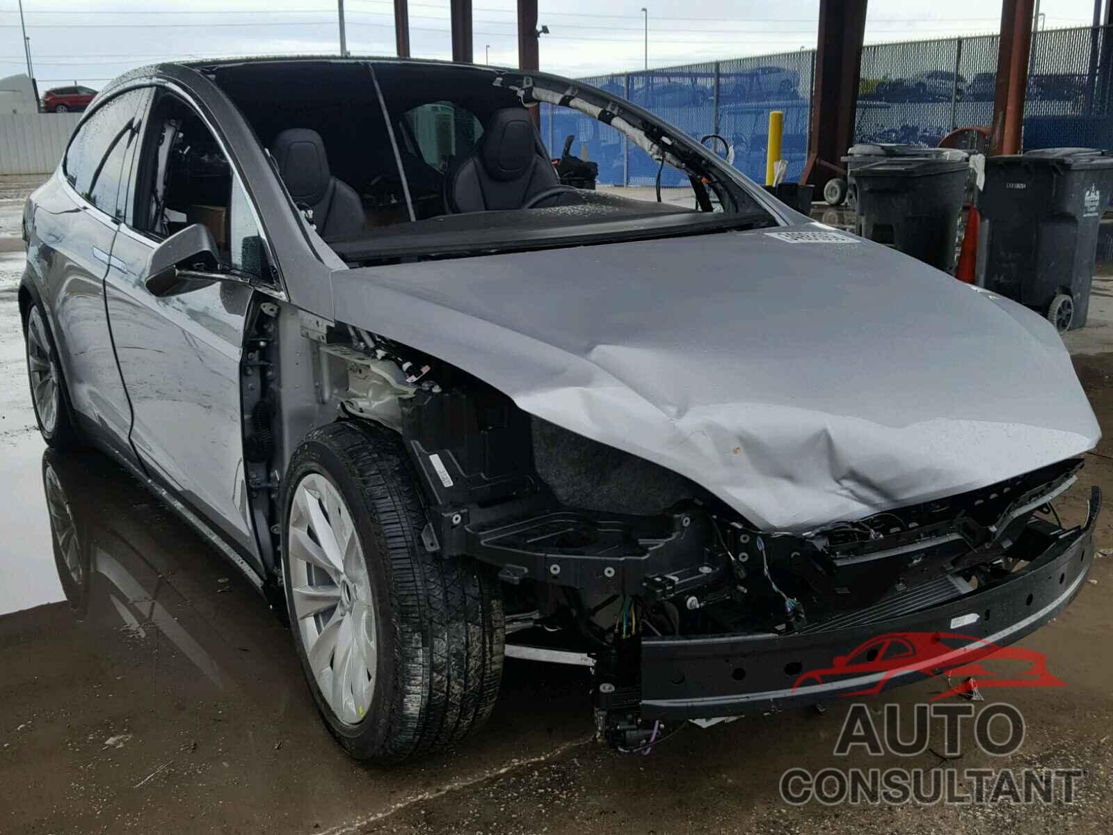 TESLA MODEL X 2017 - 5YJXCDE23HF049584