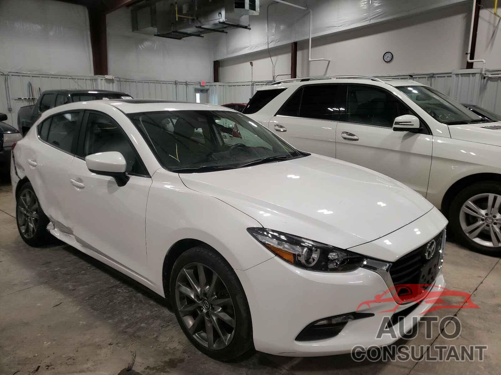 MAZDA 3 2018 - 3MZBN1L3XJM176474