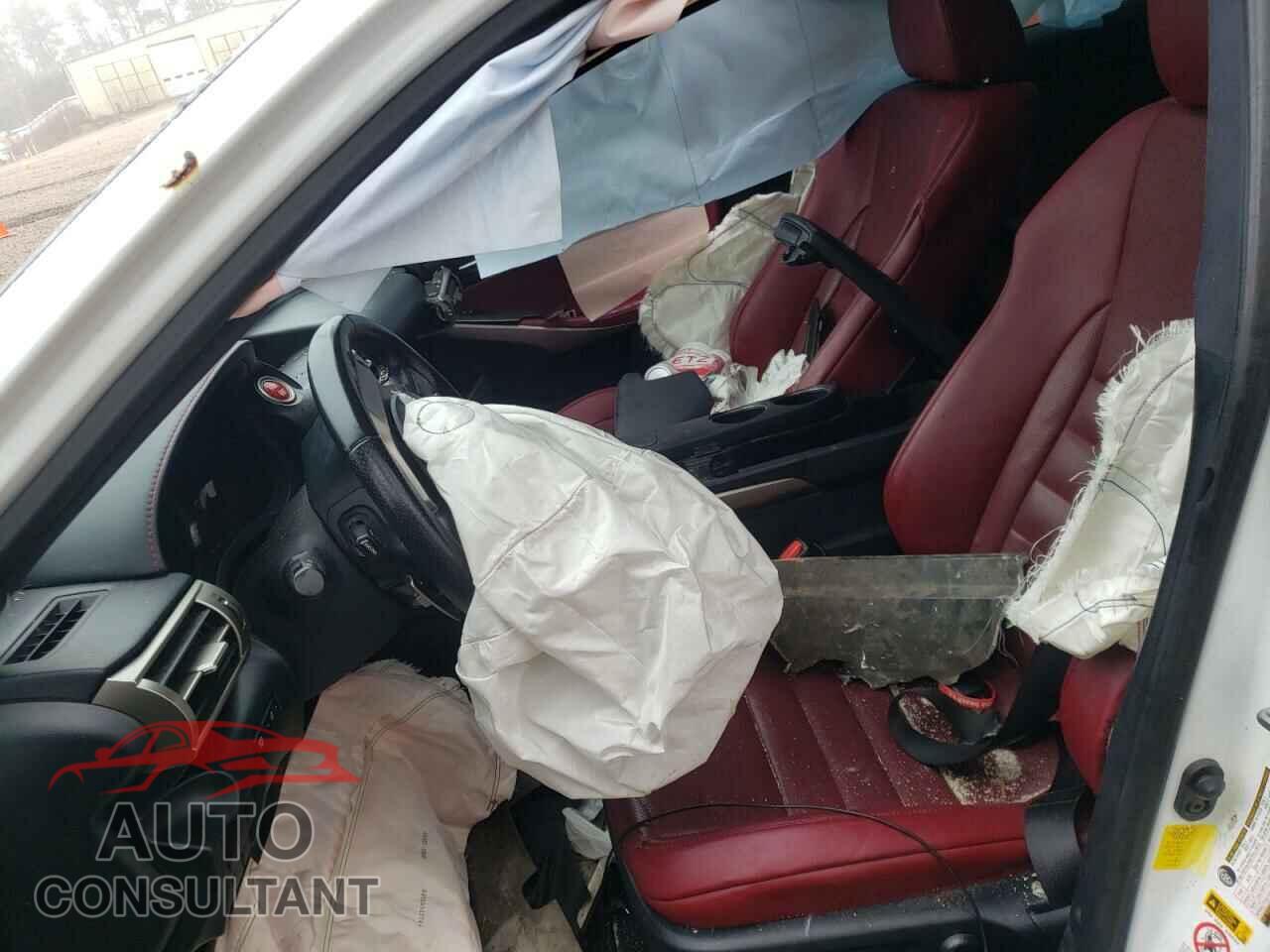 LEXUS IS 2016 - JTHBA1D2XG5011543