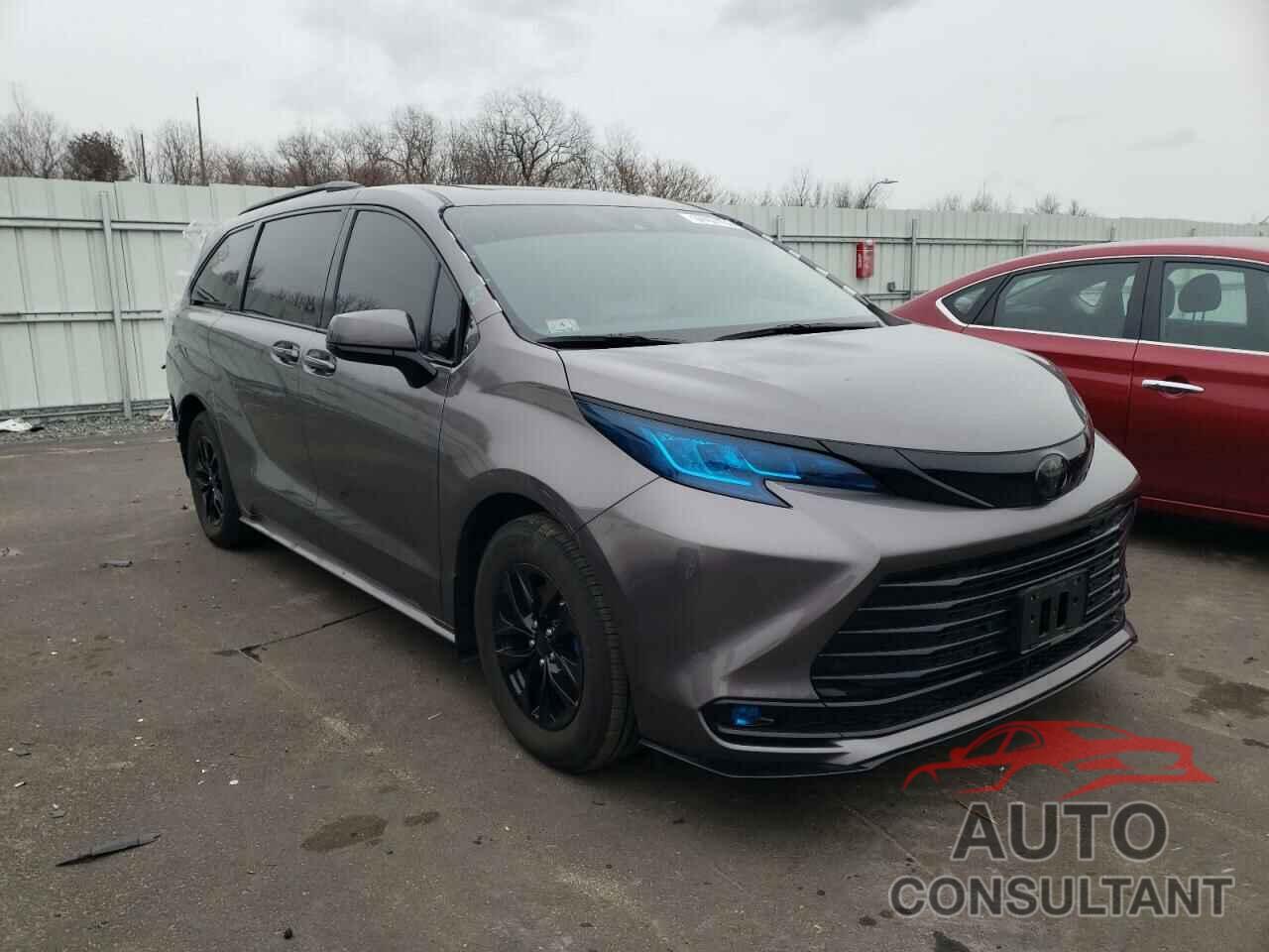 TOYOTA SIENNA 2021 - 5TDJRKEC9MS033865