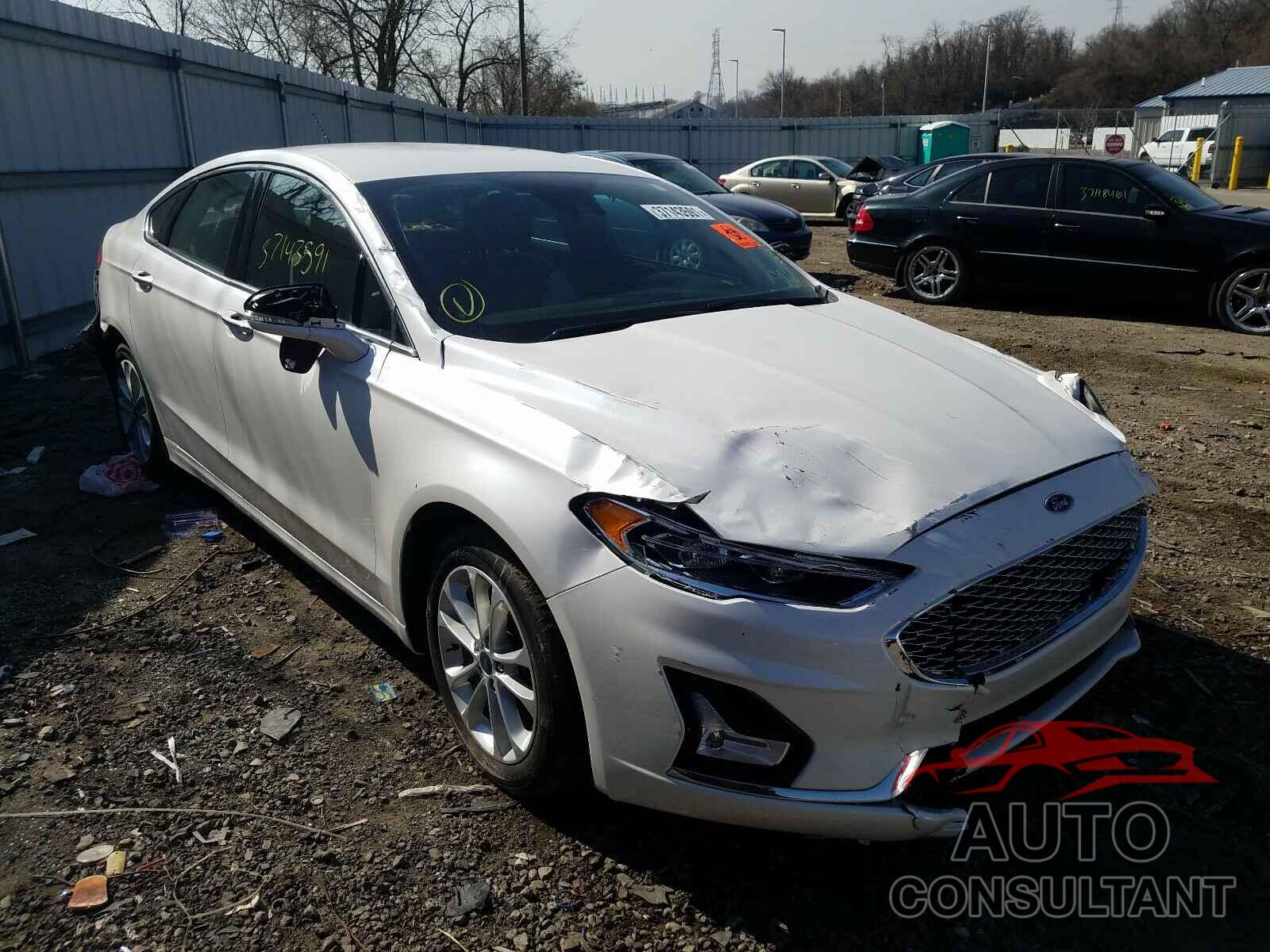 FORD FUSION 2019 - 3FA6P0SU0KR185259