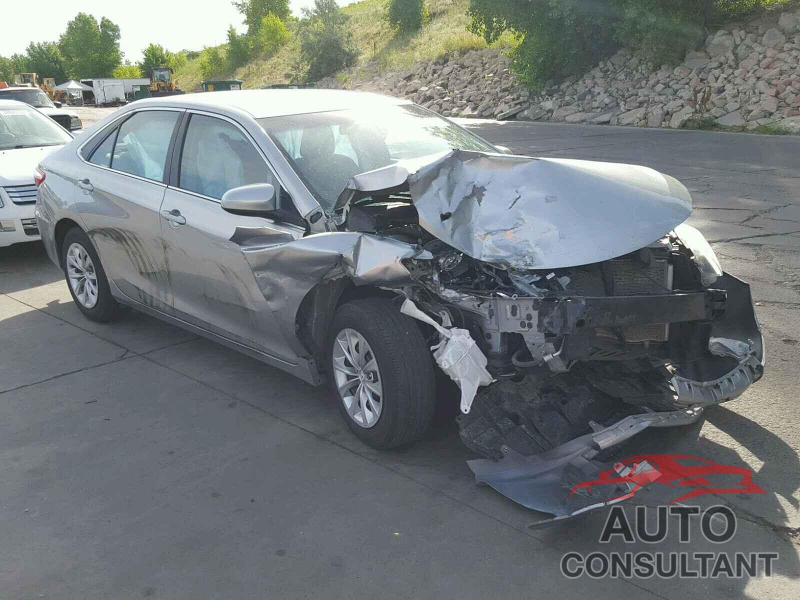 TOYOTA CAMRY 2015 - 4T4BF1FK0FR447937