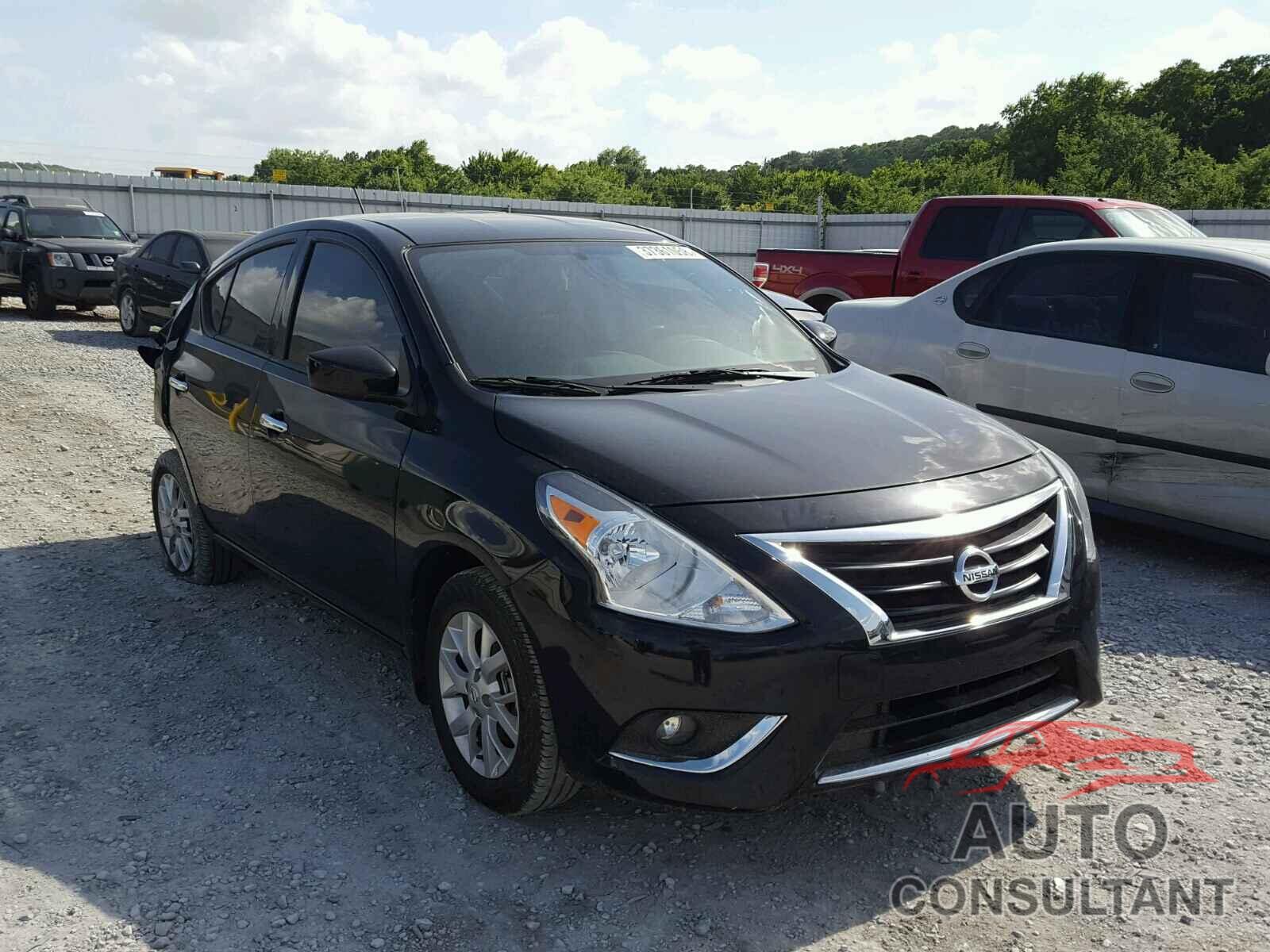 NISSAN VERSA 2017 - 3N1CN7AP3HL885816