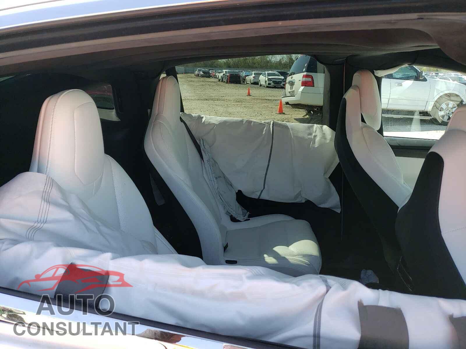 TESLA MODEL X 2019 - 5YJXCBE40KF145864