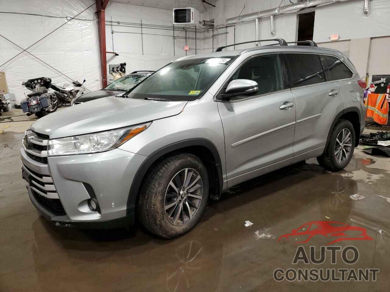 TOYOTA HIGHLANDER 2018 - 5TDJZRFHXJS523908