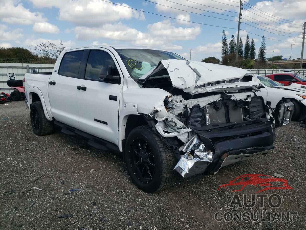 TOYOTA TUNDRA 2020 - 5TFDY5F13LX928596