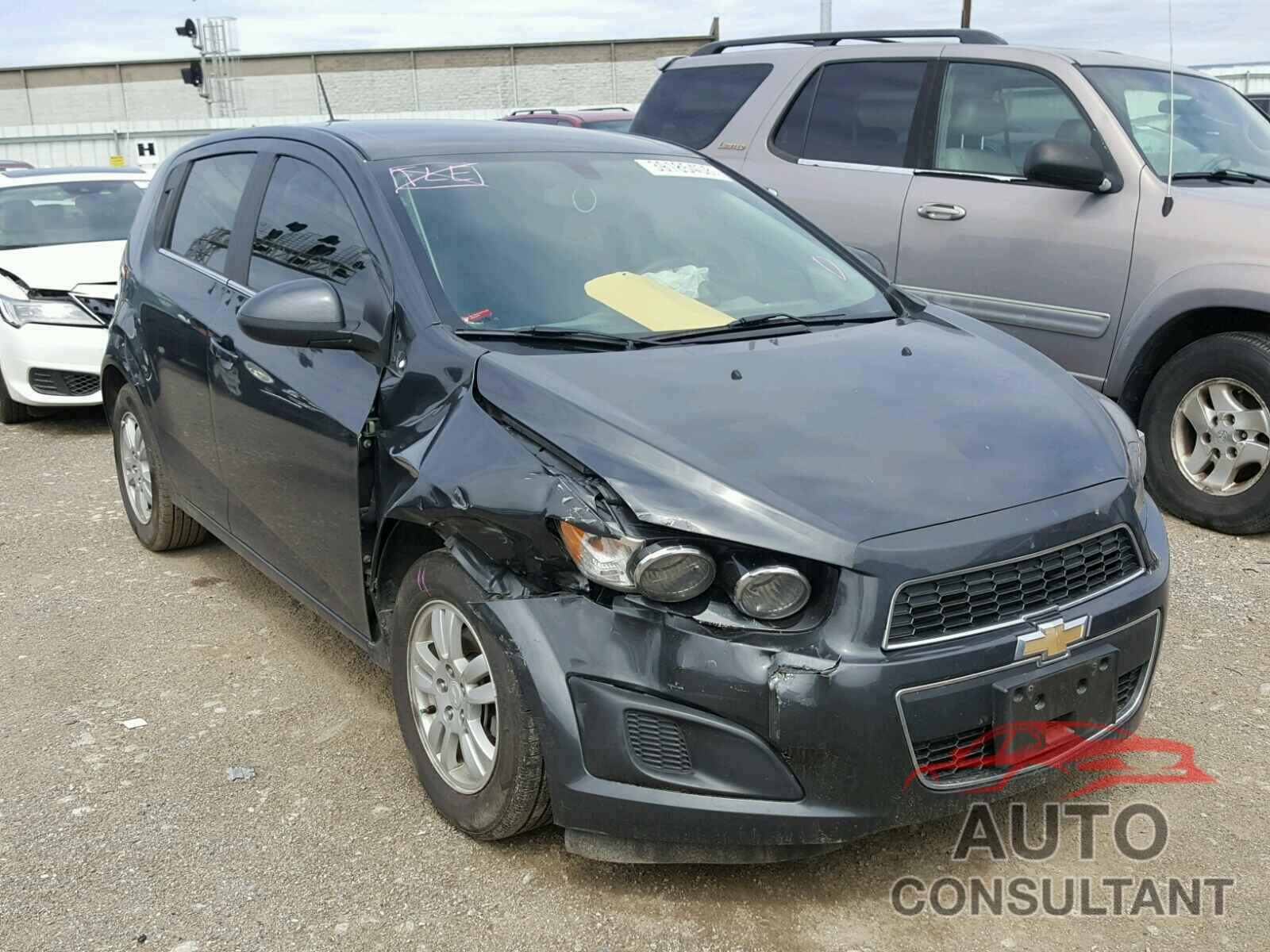 CHEVROLET SONIC 2015 - 1G1JC6SB9F4180635