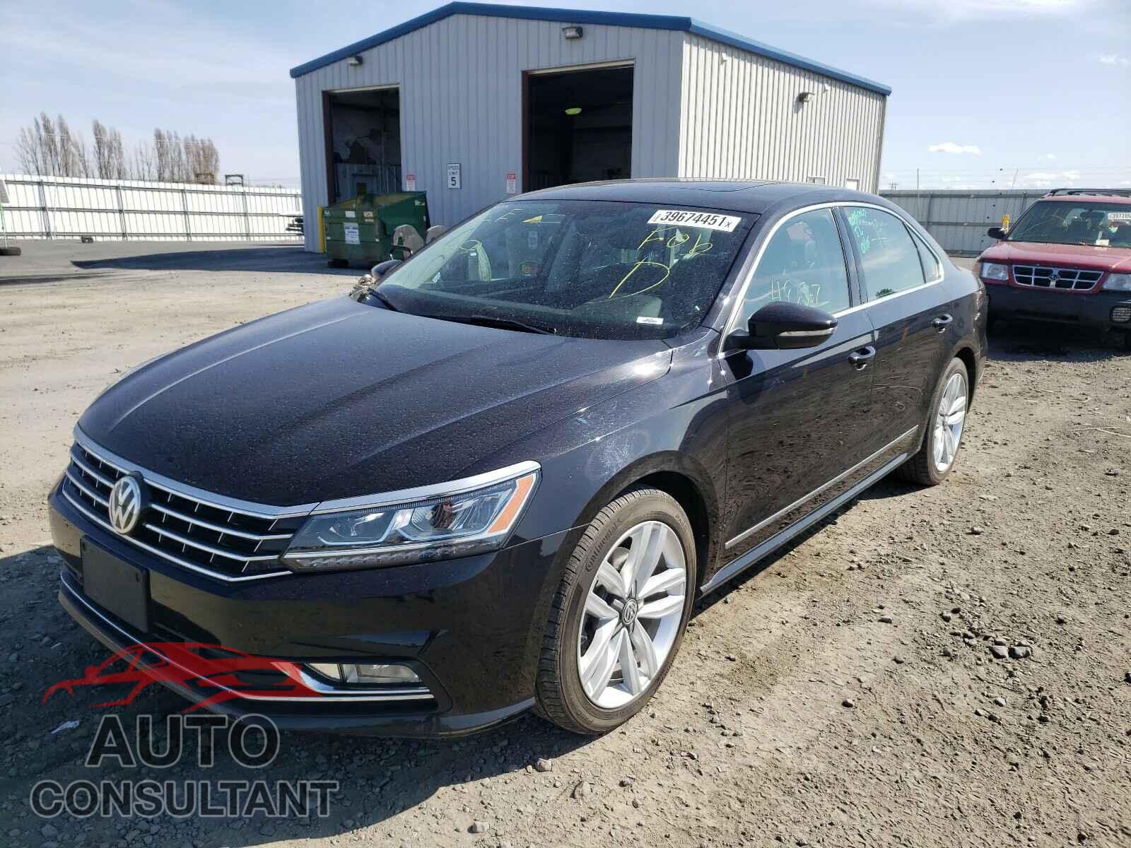 VOLKSWAGEN PASSAT 2017 - 1VWGT7A32HC031152