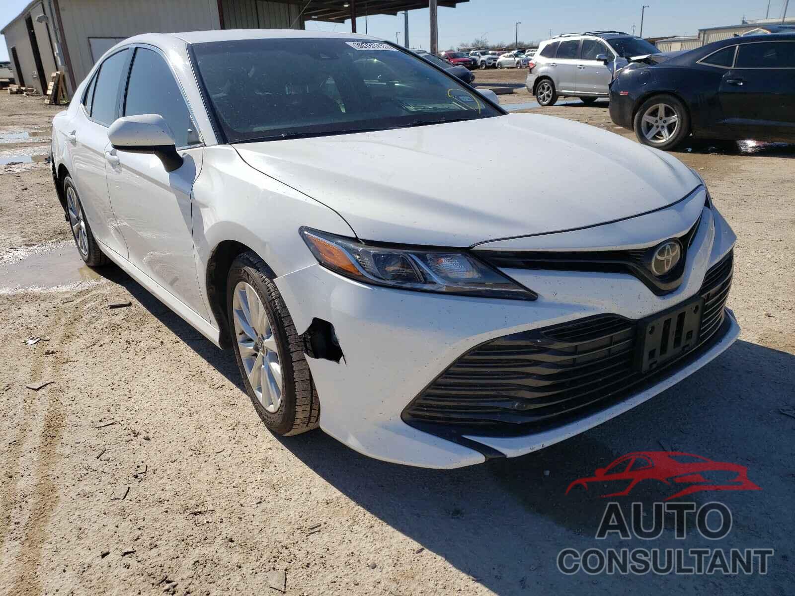 TOYOTA CAMRY 2018 - 4T1B11HK9JU604573