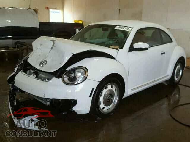 VOLKSWAGEN BEETLE 2015 - 3VWF17AT3FM653384
