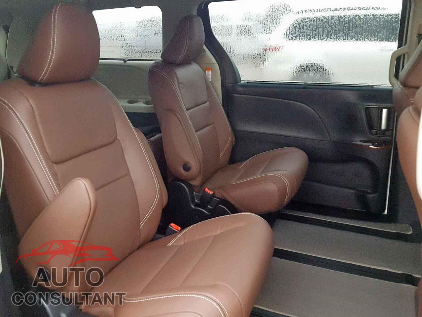 TOYOTA SIENNA 2018 - 5TDDZ3DC8JS192537